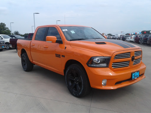 Car Dealer «Yaklin Chrysler Dodge Jeep RAM», reviews and photos, 1550 W Kingsbury St, Seguin, TX 78155, USA