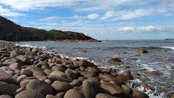 Fotografie cu Rocky Beach cu golful spațios