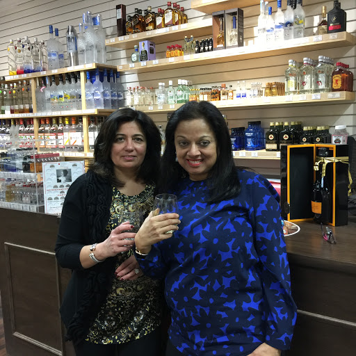 Liquor Store «Roslyn Wine & Liquor (Liquor Store)», reviews and photos, 1366 Old Northern Blvd, Roslyn, NY 11576, USA