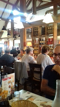 Atmosphère du Restaurant de grillades à la française Courtepaille à Saint-Apollinaire - n°9