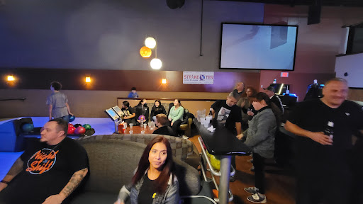 Bowling Alley «Strike Ten Lanes & Lounge», reviews and photos, 800 E Nerge Rd, Roselle, IL 60172, USA