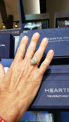 Jewelry Store «Leo Hamel Fine Jewelry & Engagement Ring Store», reviews and photos, 1851 San Diego Ave, San Diego, CA 92110, USA