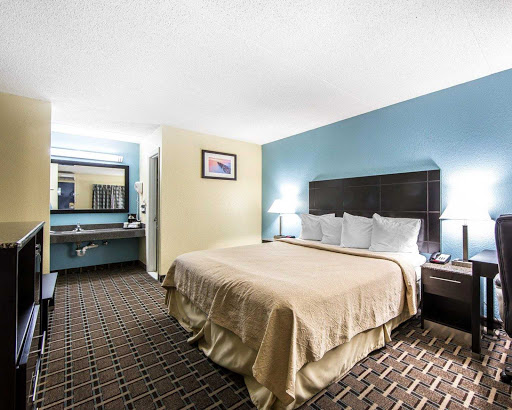 Hotel «Quality Inn & Suites West Waterpark», reviews and photos, 317 N Cedar Bluff Rd, Knoxville, TN 37923, USA