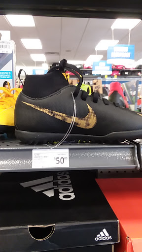 Sporting Goods Store «Big 5 Sporting Goods», reviews and photos, 11975 SW Canyon Rd, Beaverton, OR 97005, USA