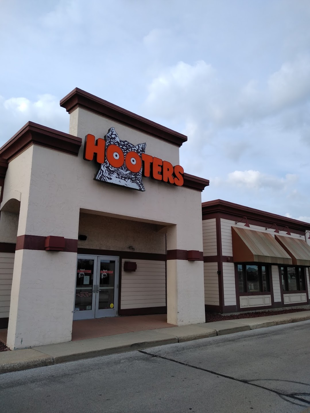 Hooters