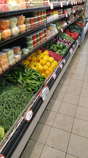 Grocery Store «Devon Market», reviews and photos, 1440 W Devon Ave, Chicago, IL 60660, USA