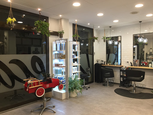 Perruqueria Decap (Unisex) en La Bisbal d'Empordà, Girona