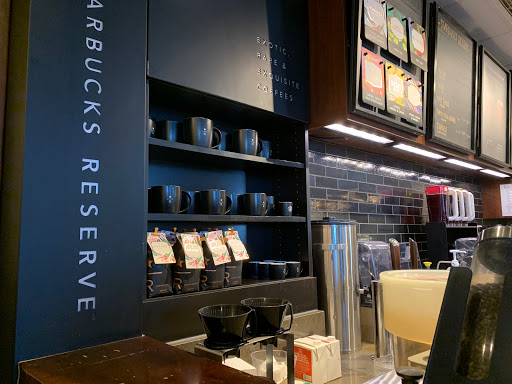 Coffee Shop «Starbucks», reviews and photos, 2034 N Highland Ave, Jackson, TN 38305, USA