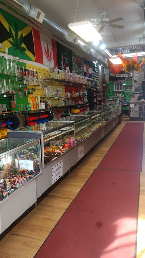 Glass Blower «Public Smoke Shop», reviews and photos, 341 Main St, Longmont, CO 80501, USA