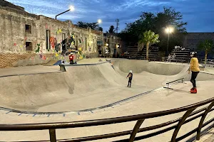 La Ruina Skateboard Park image