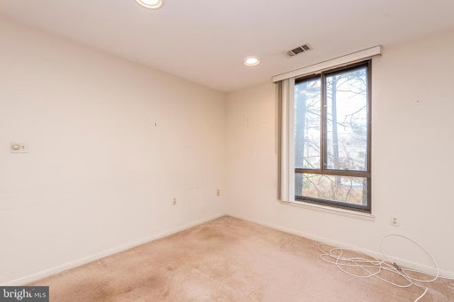 Used Car Dealer «CARCITY», reviews and photos, 533 E 25th St, Baltimore, MD 21218, USA