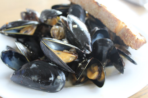 Bar & Grill «Mile Marker One Restaurant & Bar», reviews and photos, 75 Essex Ave, Gloucester, MA 01930, USA