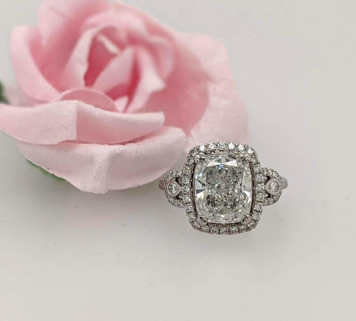 Jewelry Store «SVS Fine Jewelry», reviews and photos, 3323 Long Beach Rd, Oceanside, NY 11572, USA