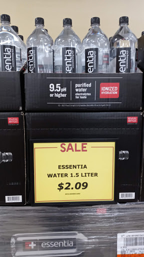 Shopping Mall «Pointe Plaza Shopping Center», reviews and photos, 19251 Mack Ave #90, Grosse Pointe Woods, MI 48236, USA