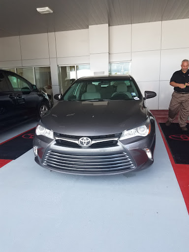 Toyota Dealer «Toyota of Slidell», reviews and photos, 300 E Howze Beach Rd, Slidell, LA 70461, USA