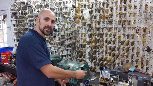 Locksmith «Universal Locksmith LLC», reviews and photos, 6807 Visitors Cir a, Orlando, FL 32819, USA
