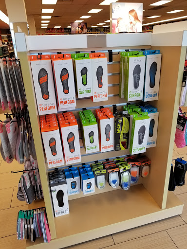 Shoe Store «Famous Footwear», reviews and photos, 2101 Elmwood Ave, Buffalo, NY 14207, USA