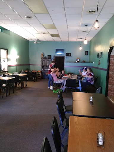 Restaurant «The Pineapple Tea Room & Coffee Shoppe», reviews and photos, 604 Colwyn St, Cumberland Gap, TN 37724, USA
