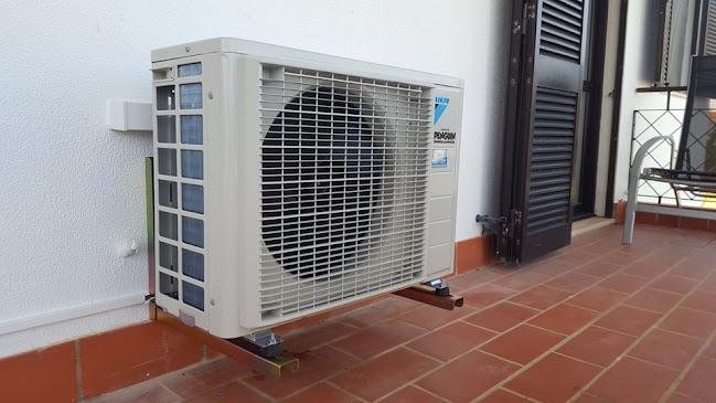 Penguin Air Conditioning and Solar Heating - Loulé