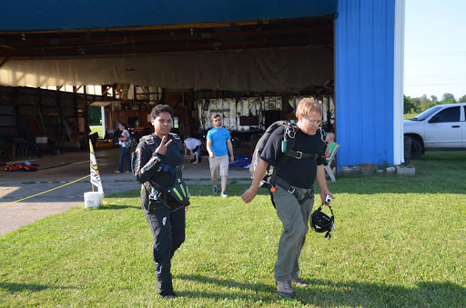 Skydiving Center «Cleveland Skydiving Center», reviews and photos, 15199 Grove Rd, Garrettsville, OH 44231, USA