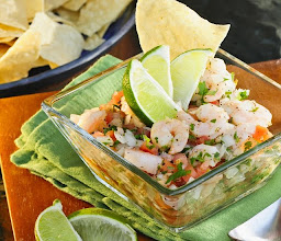 Marisquería koktelito de mar photo