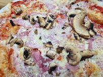 Plats et boissons du Pizzeria Restaurant La Cabane (a pizzas) à Marciac - n°5