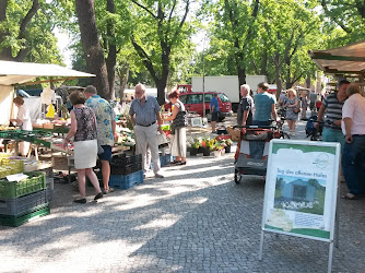 Floh- und Bauernmarkt auf dem Weberplatz