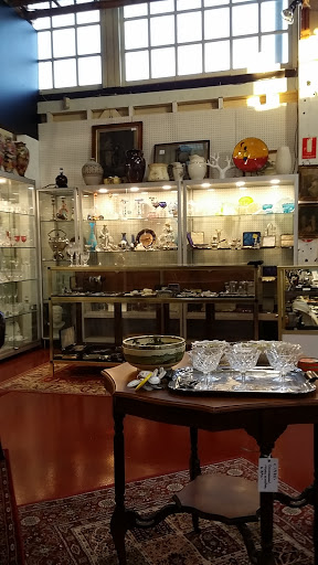 Churchill Antiques & Collectables