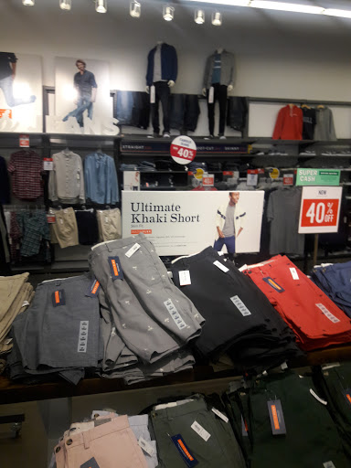 Clothing Store «Old Navy», reviews and photos, 116 Pavilion Pkwy, Fayetteville, GA 30214, USA