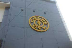Gold's Gym Mall Road image