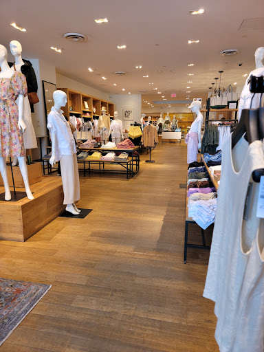 Clothing Store «J.Crew», reviews and photos, 3222 M St NW, Washington, DC 20007, USA