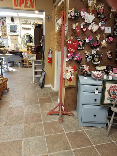 3 Vintage Chicks, 13012 N Cave Creek Rd, Phoenix, AZ 85022, USA, 