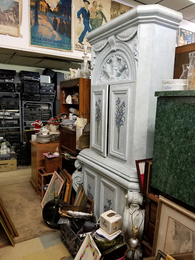 Antique Store «Englishtown Antiques & Used», reviews and photos, 42 Main St, Englishtown, NJ 07726, USA