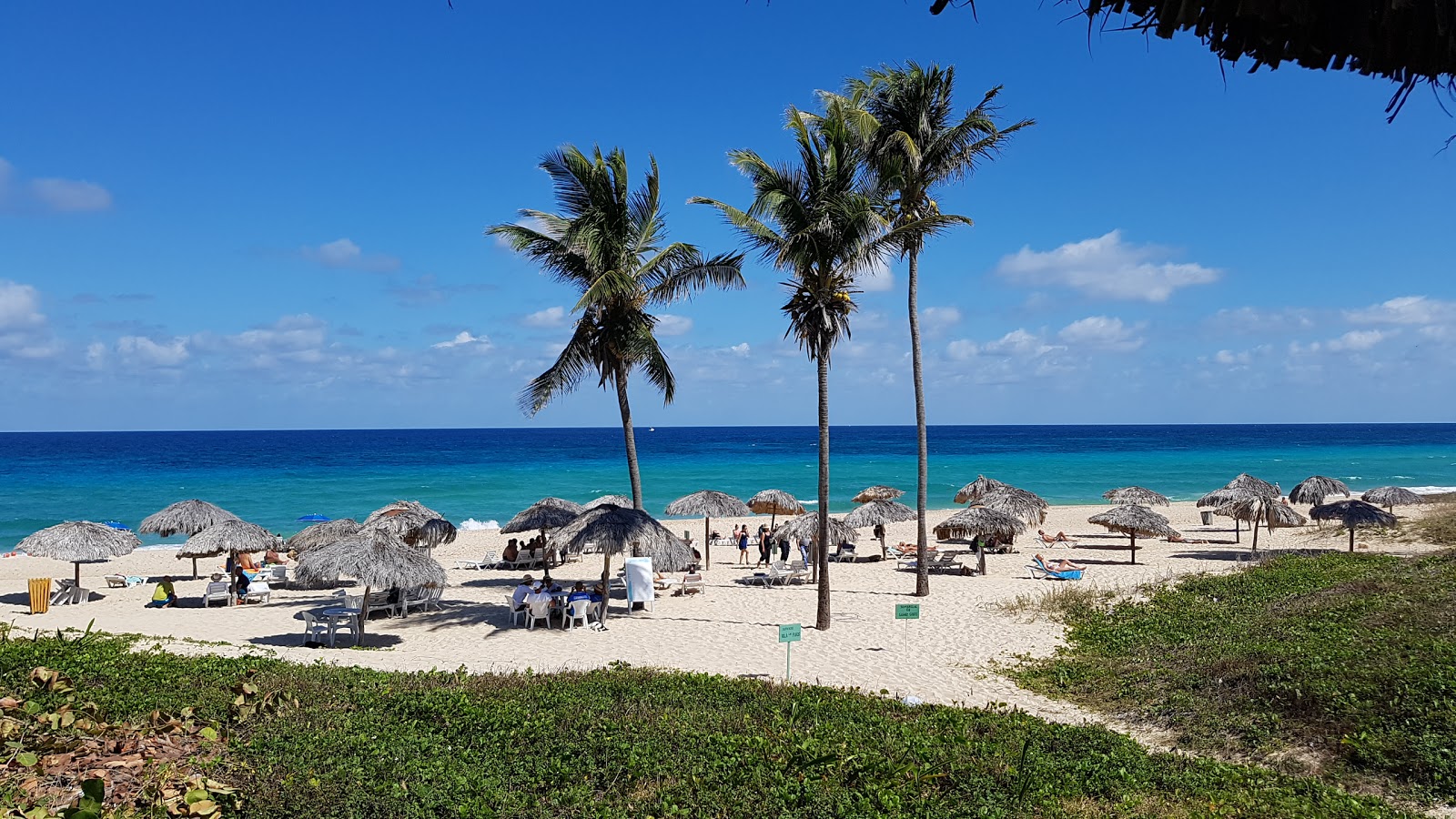 Playa Megano'in fotoğrafı geniş plaj ile birlikte
