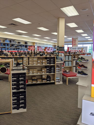 Shoe Store «Famous Footwear», reviews and photos, 1917 Wentzville Pkwy, Wentzville, MO 63385, USA