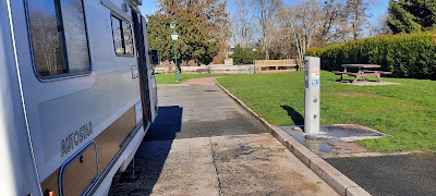 Aire Camping-Car Park à Yèvres