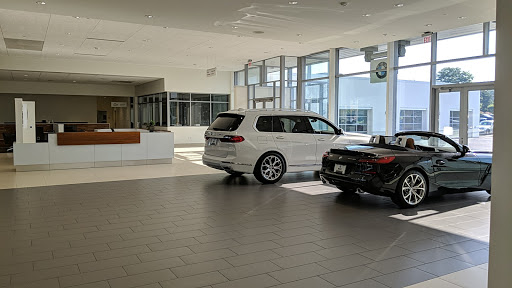BMW Dealer «BMW of Milwaukee North», reviews and photos, 5990 N Green Bay Ave, Glendale, WI 53209, USA