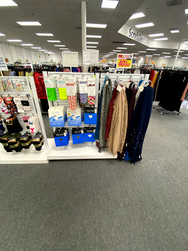 Uniform Store «Scrub Pro Uniforms & Gallo Clothing», reviews and photos, 78 Mountain Rd, Glen Burnie, MD 21060, USA