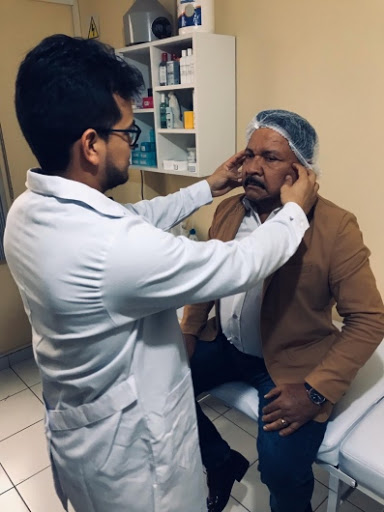 Dr. Jhonatan Oyola Farfán, Especialista en Medicina Estética