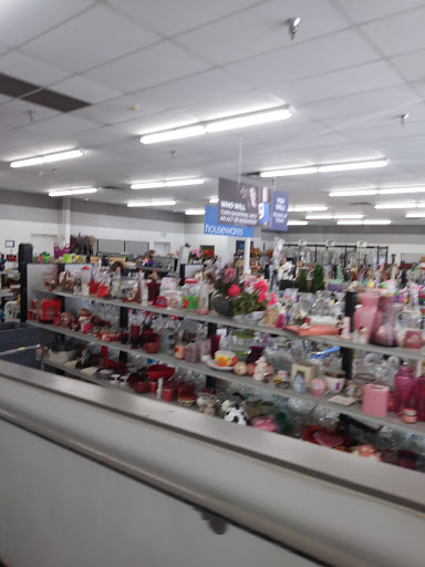 Thrift Store «Goodwill Arvada - Wadsworth», reviews and photos, 7547 W 80th Ave, Arvada, CO 80003, USA