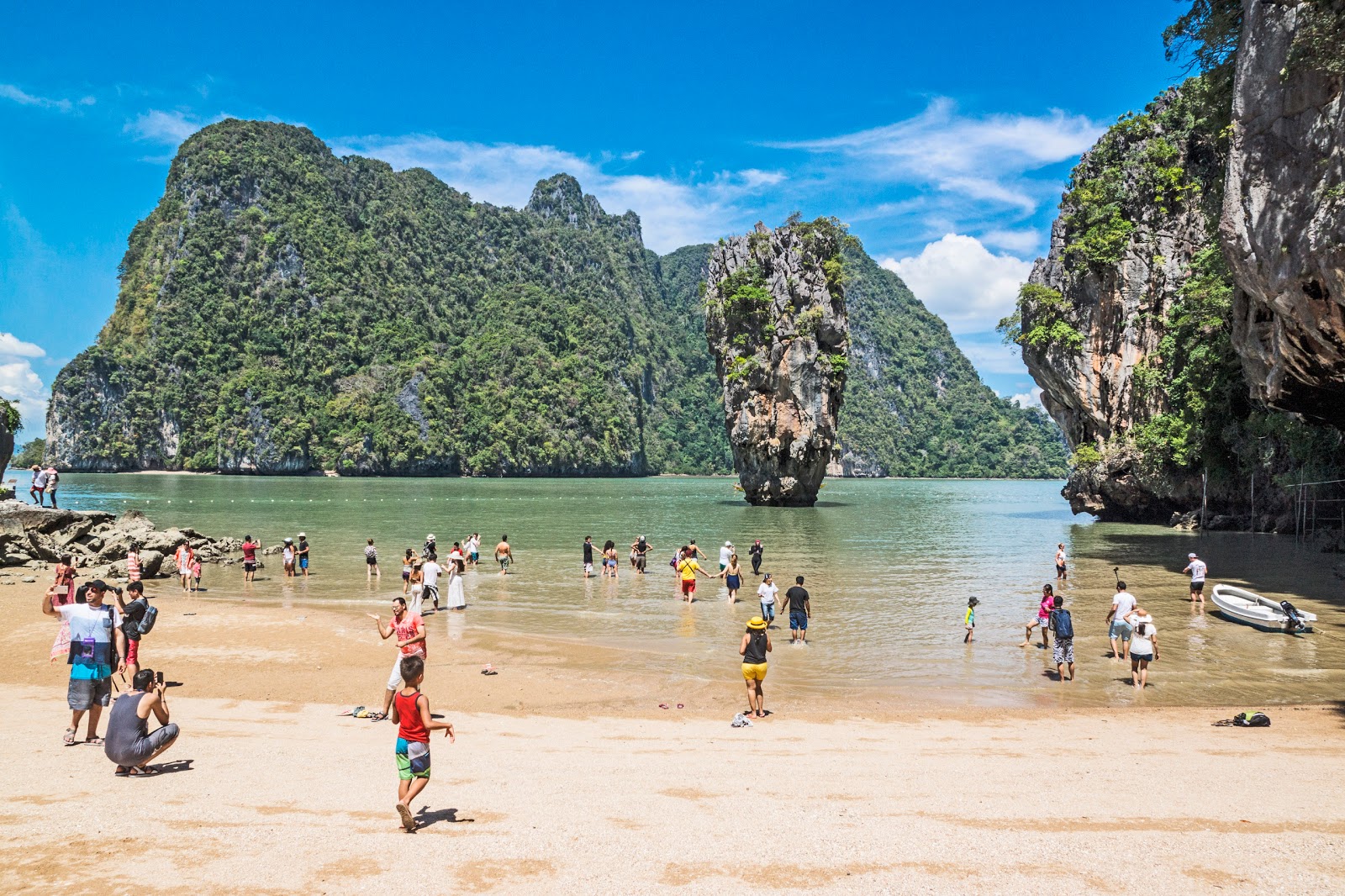 Foto von Khao Tapu Strand mit beiger sand Oberfläche