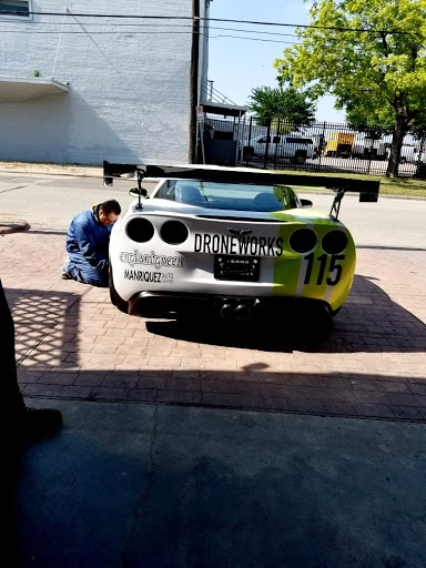 Auto Body Shop «Manriquez Body Shop», reviews and photos, 2411 Center St, Houston, TX 77007, USA