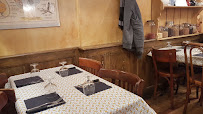 Atmosphère du Restaurant Les Ventres Jaunes à Lyon - n°8