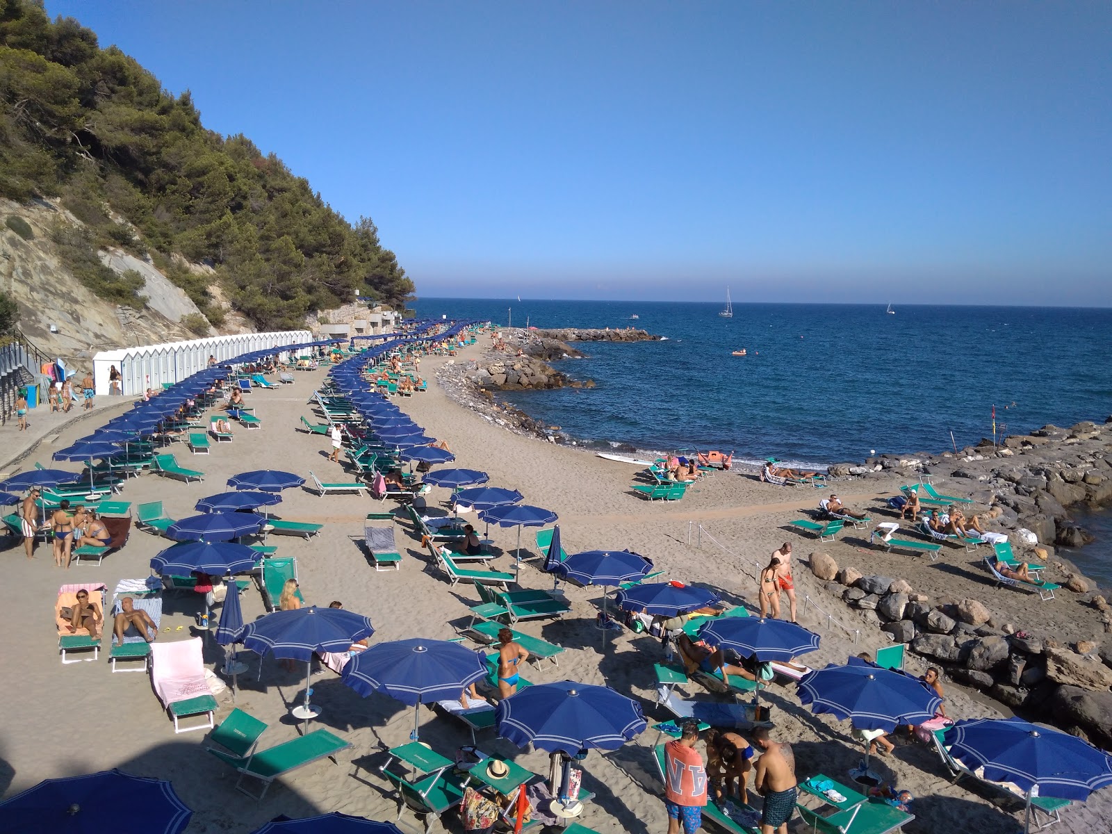 Photo of Andora beach III with partly clean level of cleanliness