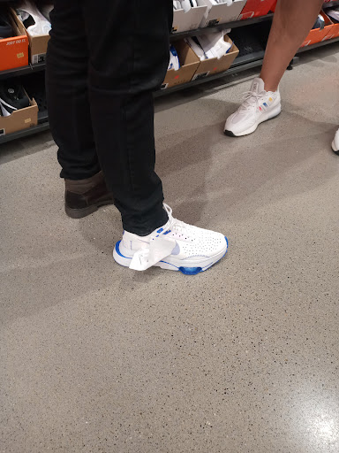 Clothing Store «Nike Factory Store», reviews and photos, 603 Stanley K Tanger Dr, Lancaster, PA 17602, USA