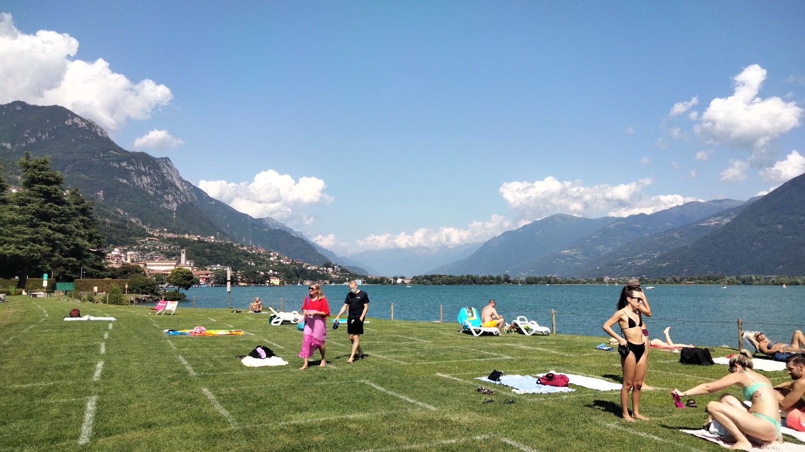 Foto di Pools of Lovere con spiaggia spaziosa