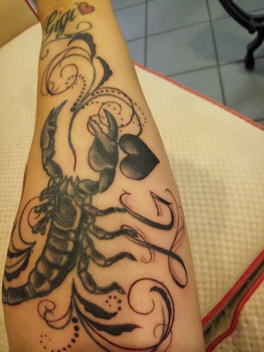 Tattoo Shop «Cosmic Tattoos», reviews and photos, 3927 Monroe Rd, Charlotte, NC 28205, USA