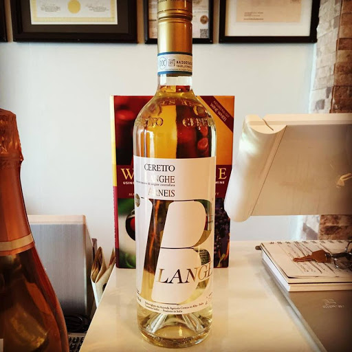 Wine Store «Wine & Vino Boutique», reviews and photos, 1110 15th St, Miami Beach, FL 33139, USA