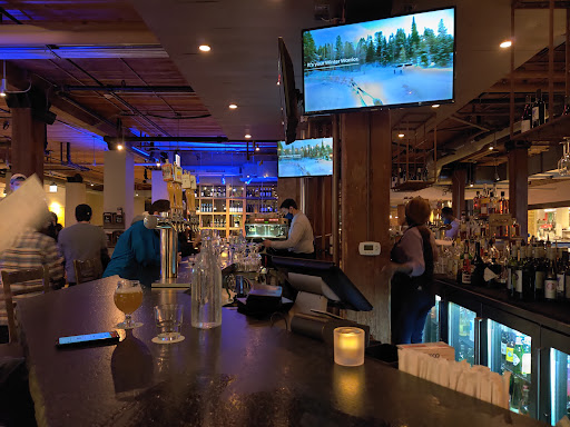 American Restaurant «Pinstripes», reviews and photos, 435 E Illinois St, Chicago, IL 60611, USA