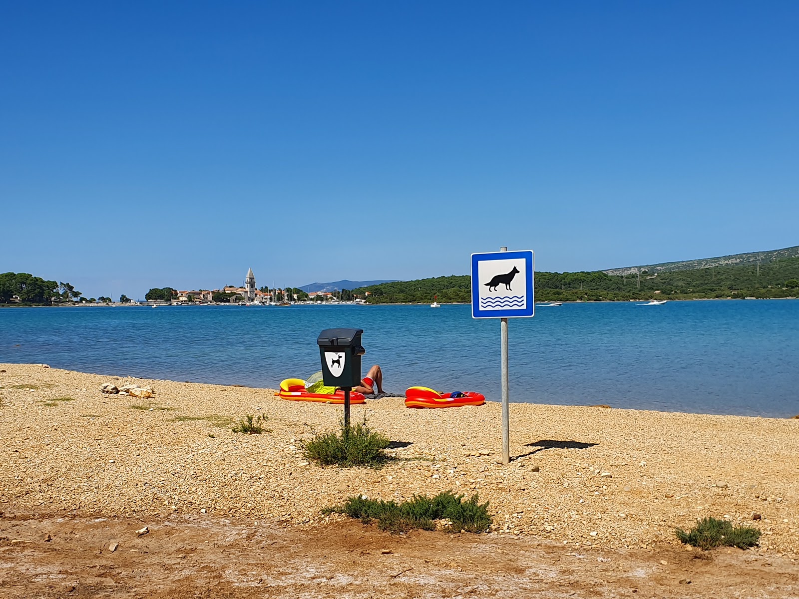 Foto di Lopari beach II con una superficie del acqua blu